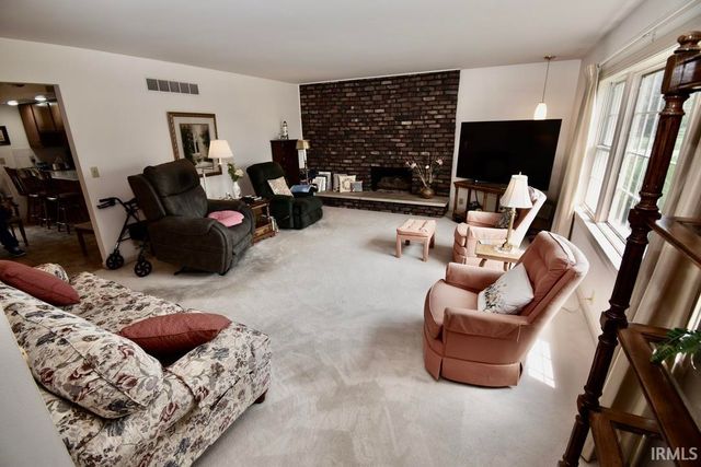 6977 Boyer Road, Newburgh, IN 47630