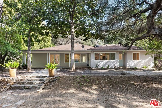 15543 Del Gado Drive, Sherman Oaks, CA 91403