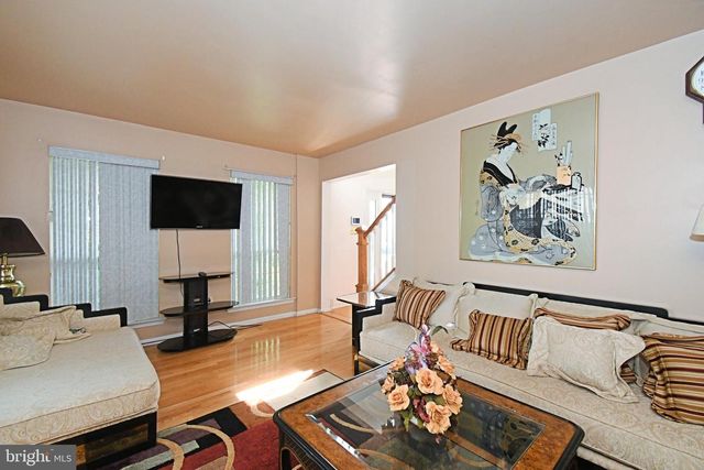 806 SAINT CHRISTOPHER LN, Philadelphia, PA 19116