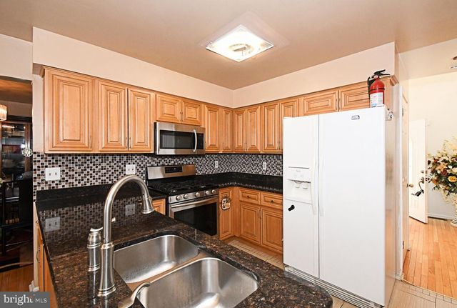 806 SAINT CHRISTOPHER LN, Philadelphia, PA 19116