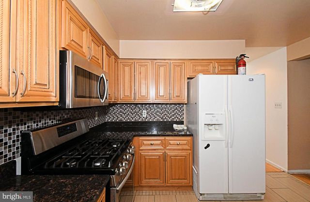 806 SAINT CHRISTOPHER LN, Philadelphia, PA 19116