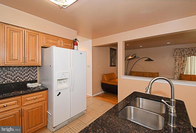 806 SAINT CHRISTOPHER LN, Philadelphia, PA 19116