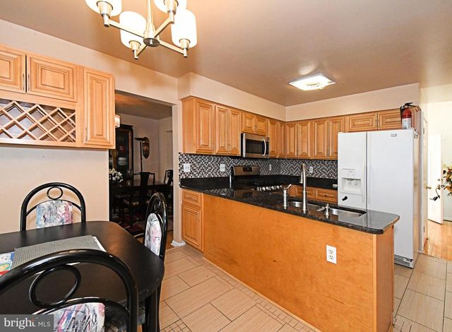806 SAINT CHRISTOPHER LN, Philadelphia, PA 19116