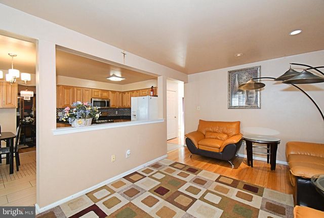 806 SAINT CHRISTOPHER LN, Philadelphia, PA 19116