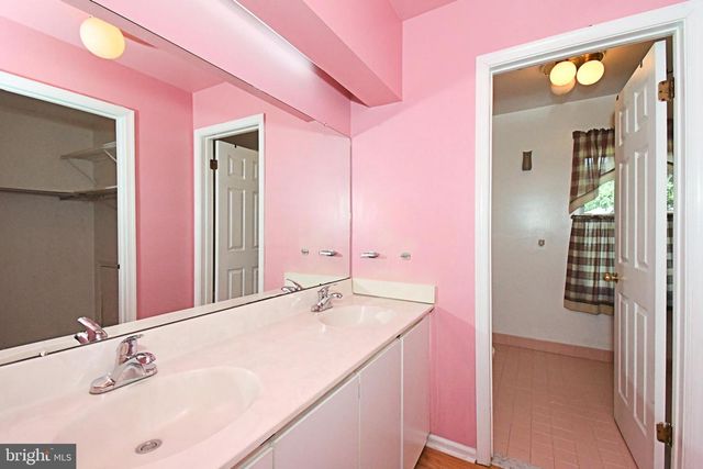 806 SAINT CHRISTOPHER LN, Philadelphia, PA 19116