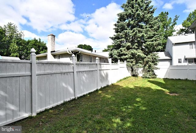 806 SAINT CHRISTOPHER LN, Philadelphia, PA 19116