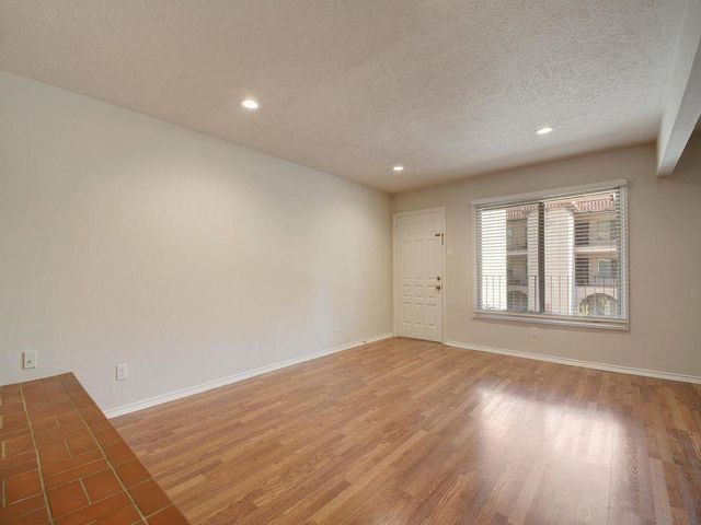 505 W 7th ST 202, Austin, TX 78701