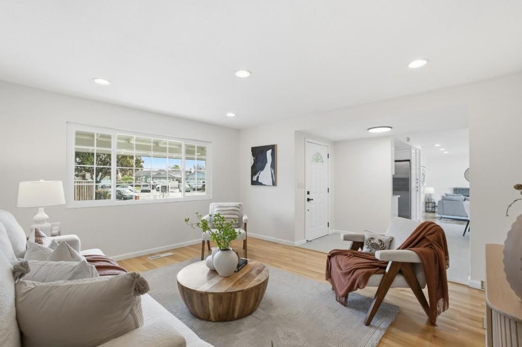 Image 7 of property listing at 4513 Birchwood Court, Union City, CA 94587