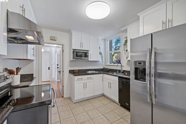 2935 Florence, Berkeley, CA 94705