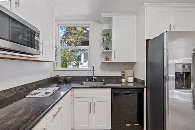 2935 Florence, Berkeley, CA 94705
