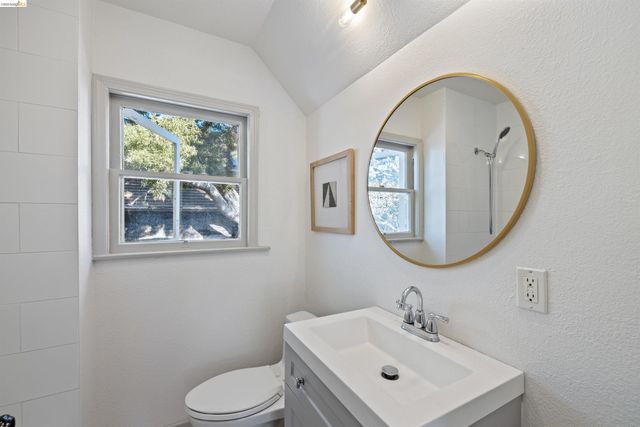 2935 Florence, Berkeley, CA 94705