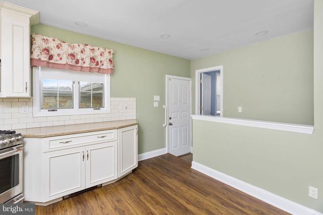 21 LINDEN RD, Bordentown, NJ 08505