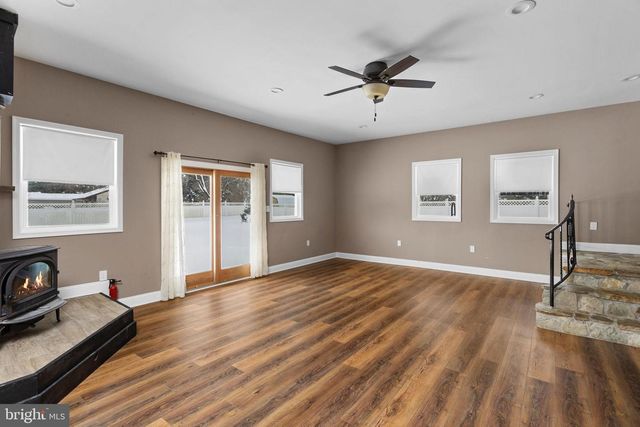 21 LINDEN RD, Bordentown, NJ 08505