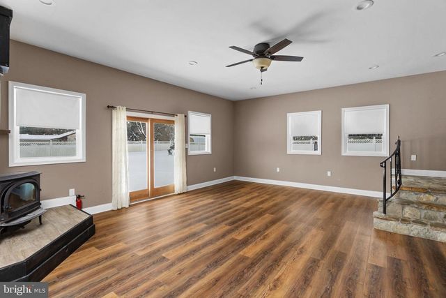 21 LINDEN RD, Bordentown, NJ 08505