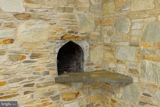 21 LINDEN RD, Bordentown, NJ 08505