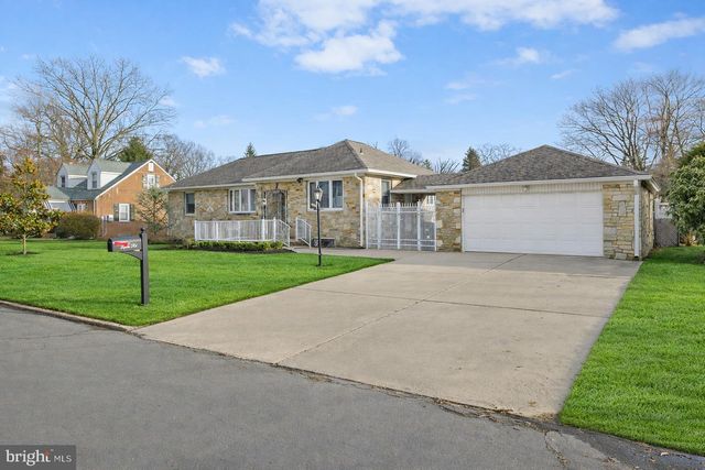 21 LINDEN RD, Bordentown, NJ 08505