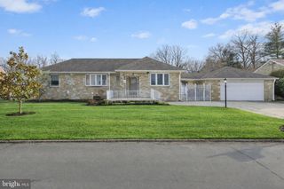 21 LINDEN RD, Bordentown, NJ 08505