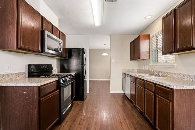 882 Darbydale Crossing Lane, Houston, TX 77090