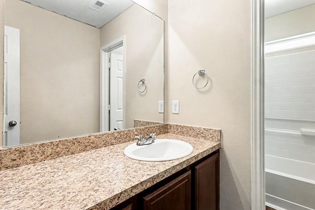 882 Darbydale Crossing Lane, Houston, TX 77090