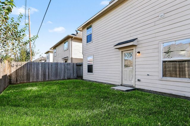 882 Darbydale Crossing Lane, Houston, TX 77090