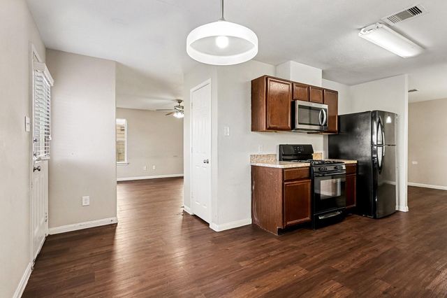 882 Darbydale Crossing Lane, Houston, TX 77090