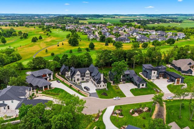 4937 Championship Circle, Middleton, WI 53597