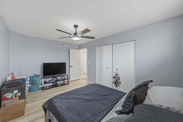 541 Heritage Drive, Oswego, IL 60543