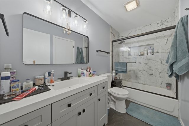 541 Heritage Drive, Oswego, IL 60543