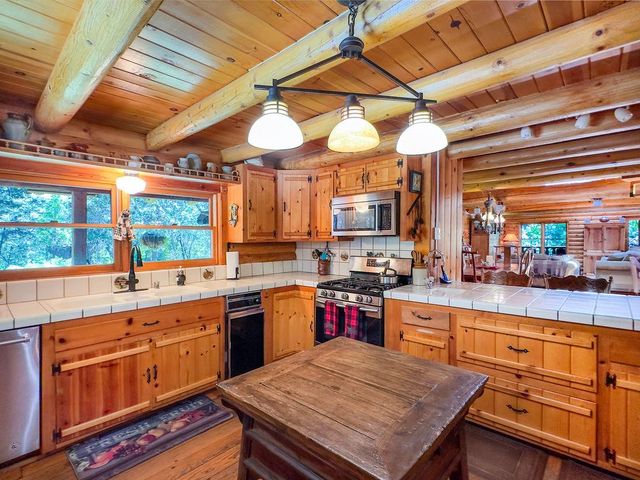 17452 Lake Vera Purdon Rd, Nevada City, CA 95959