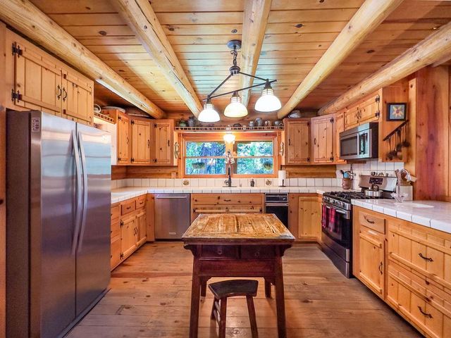 17452 Lake Vera Purdon Rd, Nevada City, CA 95959