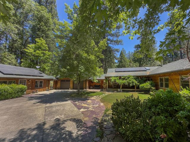 17452 Lake Vera Purdon Rd, Nevada City, CA 95959