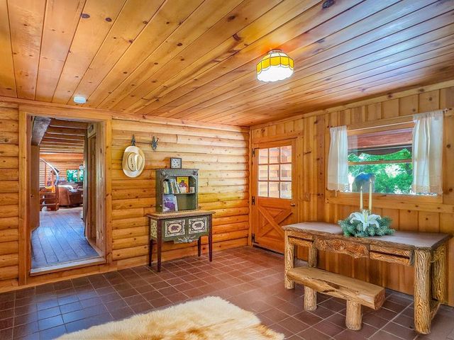 17452 Lake Vera Purdon Rd, Nevada City, CA 95959