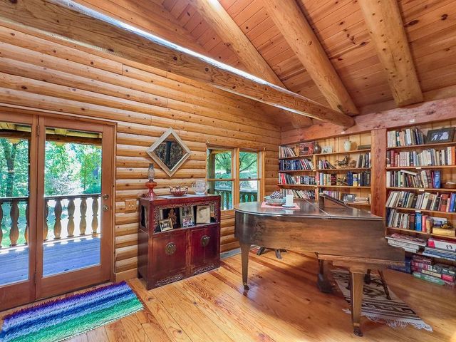 17452 Lake Vera Purdon Rd, Nevada City, CA 95959