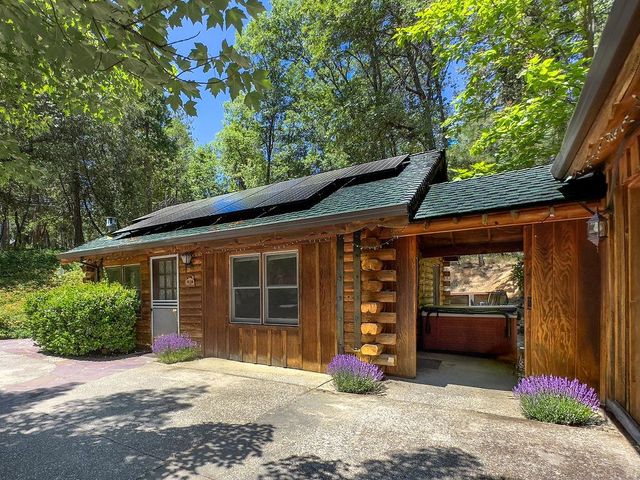 17452 Lake Vera Purdon Rd, Nevada City, CA 95959