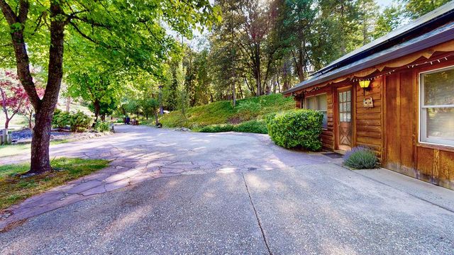 17452 Lake Vera Purdon Rd, Nevada City, CA 95959