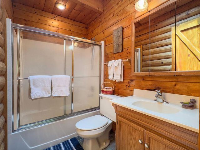 17452 Lake Vera Purdon Rd, Nevada City, CA 95959