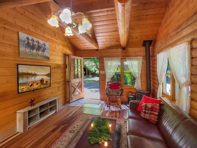 17452 Lake Vera Purdon Rd, Nevada City, CA 95959