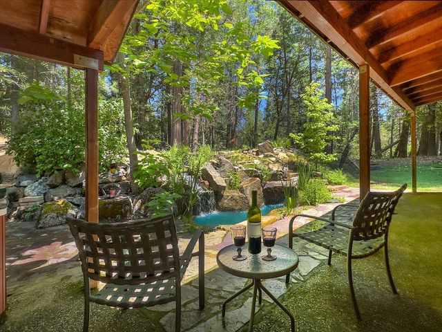 17452 Lake Vera Purdon Rd, Nevada City, CA 95959