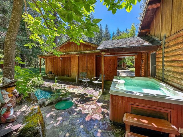 17452 Lake Vera Purdon Rd, Nevada City, CA 95959