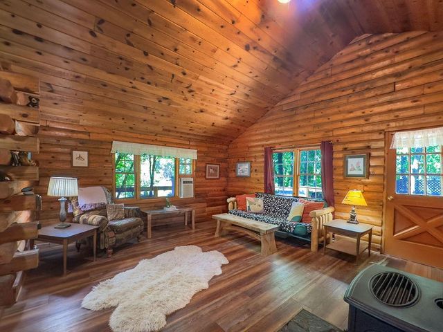 17452 Lake Vera Purdon Rd, Nevada City, CA 95959