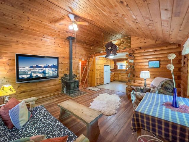 17452 Lake Vera Purdon Rd, Nevada City, CA 95959