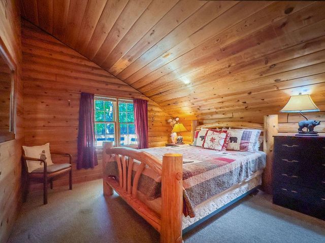 17452 Lake Vera Purdon Rd, Nevada City, CA 95959