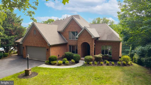 2651 CASTLEGREEN DRIVE, Greencastle, PA 17225