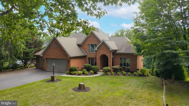2651 CASTLEGREEN DRIVE, Greencastle, PA 17225