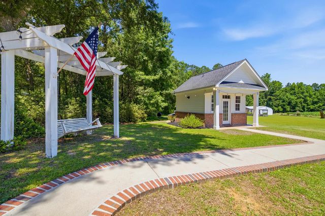 5417 Privetts Rd., Conway, SC 29526