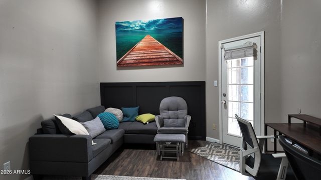 2647 E South Fork Drive, Phoenix, AZ 85048