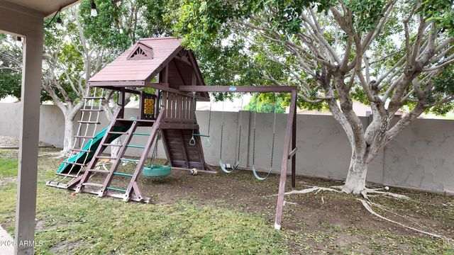 2647 E South Fork Drive, Phoenix, AZ 85048