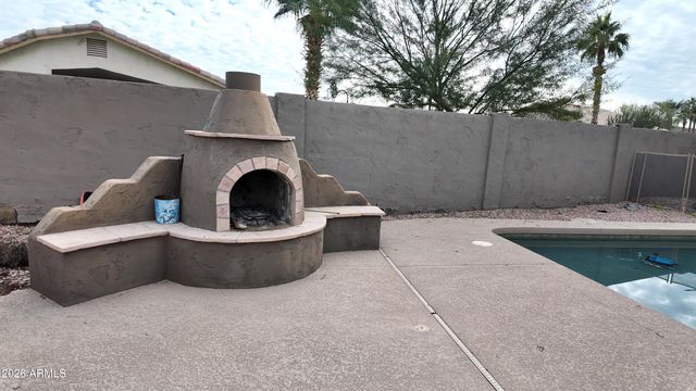 2647 E South Fork Drive, Phoenix, AZ 85048