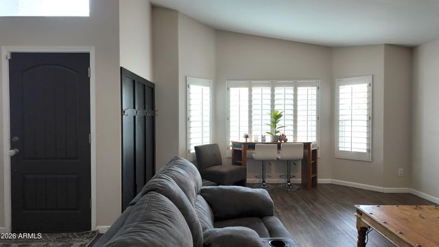 2647 E South Fork Drive, Phoenix, AZ 85048