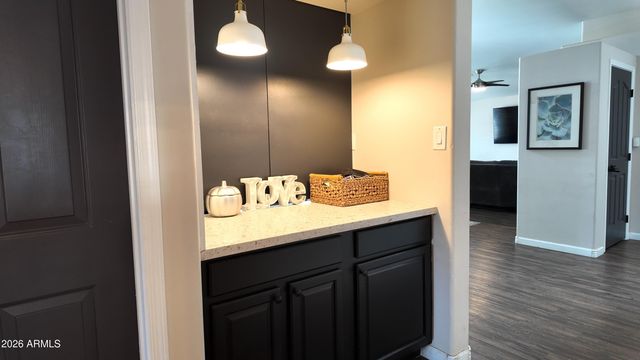 2647 E South Fork Drive, Phoenix, AZ 85048